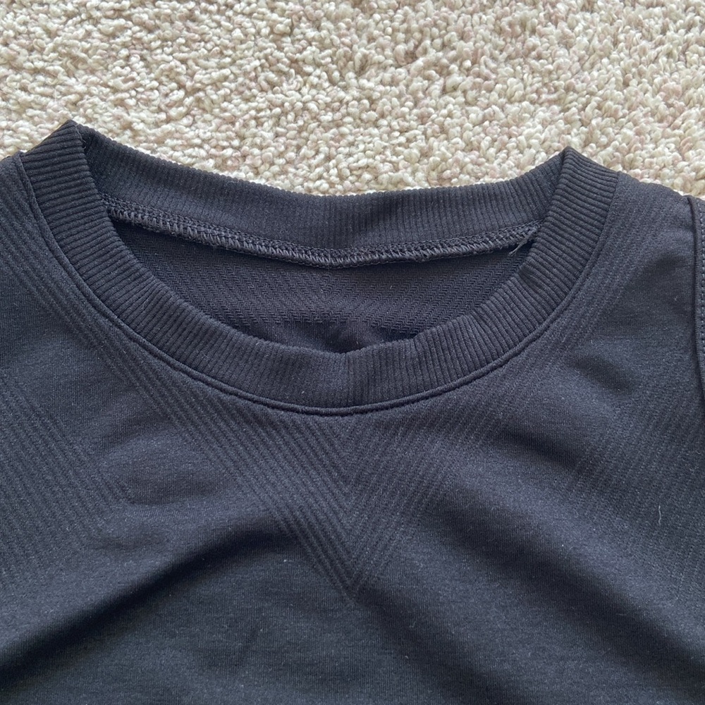 Alphalete Black Ribbed Cropped Tank Top - Picture 2 of 13